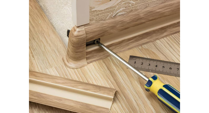 Установка напольного плинтуса: лайфхаки от профи